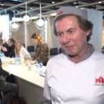 Burgerownie stają się bardziej eko i wprowadzają zamienniki mięsa. Przy produkcji roślinnych burgerów emitowane jest 9 razy mniej dwutlenku węgla niż przy wołowych