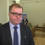 W Polsce tylko co trzecia osoba z niedosłuchem korzysta z aparatów słuchowych. Barierą jest niska refundacja