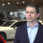 Zmniejszony ruch na drogach spowodował spadek liczby wypadków. Serwisy samochodowe mimo to pracują pełną parą