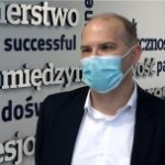 Pandemia ograniczyła rekrutacje w wielu branżach. Pracownicy są też mniej skłonni do zmiany pracy