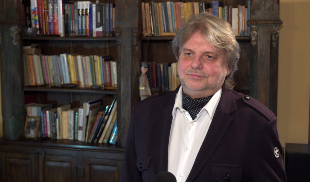 W czasie pandemii tracą apteki. Spada szczególnie sprzedaż leków na receptę