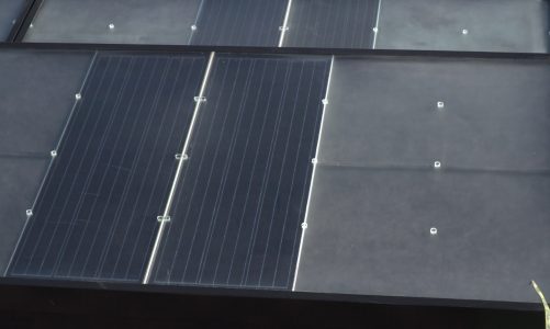 Panele fotowoltaiczne potencjalną furtką dla cyberprzestępców. Brak odpowiednich działań może doprowadzić do poważnych zakłóceń w dostawach energii [DEPESZA]