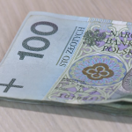 W tym roku ponownie wzrosły limity wpłat na IKE i IKZE. To oznacza wyższe ulgi w rocznym rozliczeniu podatkowym [DEPESZA]