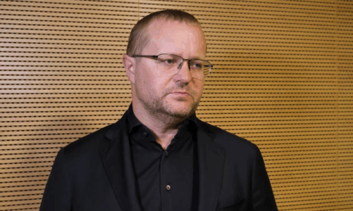 UE dąży do większej samodzielności w dostępie do surowców krytycznych. Częściowo pozyska je z recyklingu baterii