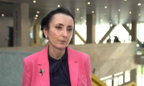 Brytyjski dyplom można zdobyć w Polsce. Studia w formacie ponadnarodowym zyskują na popularności