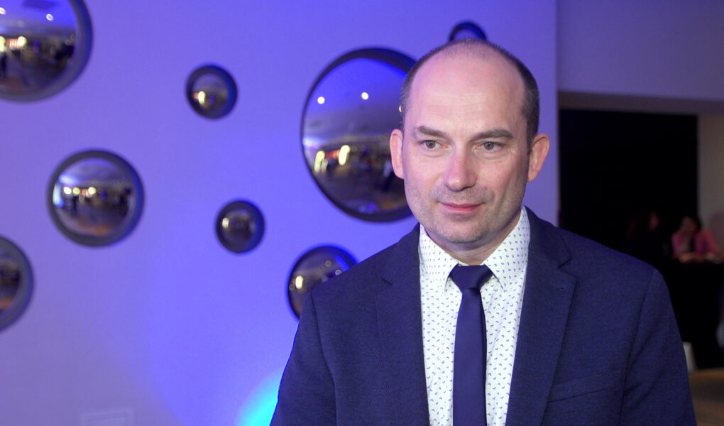 Stabilność zatrudnienia jedną z najważniejszych kwestii dla pokolenia Z. Nie chodzi jednak o wieloletnią pracę na etacie