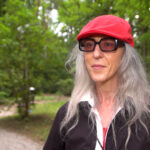 Przebywanie w lesie pozytywnie wpływa na zdrowie. Kąpiele leśne stają się coraz popularniejsze