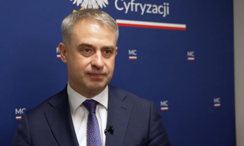 K. Gawkowski: Polska w cyfrowej transformacji gospodarki awansowała do pierwszej ligi w Europie. 2,8 mld zł z KPO jeszcze ten proces przyspieszy